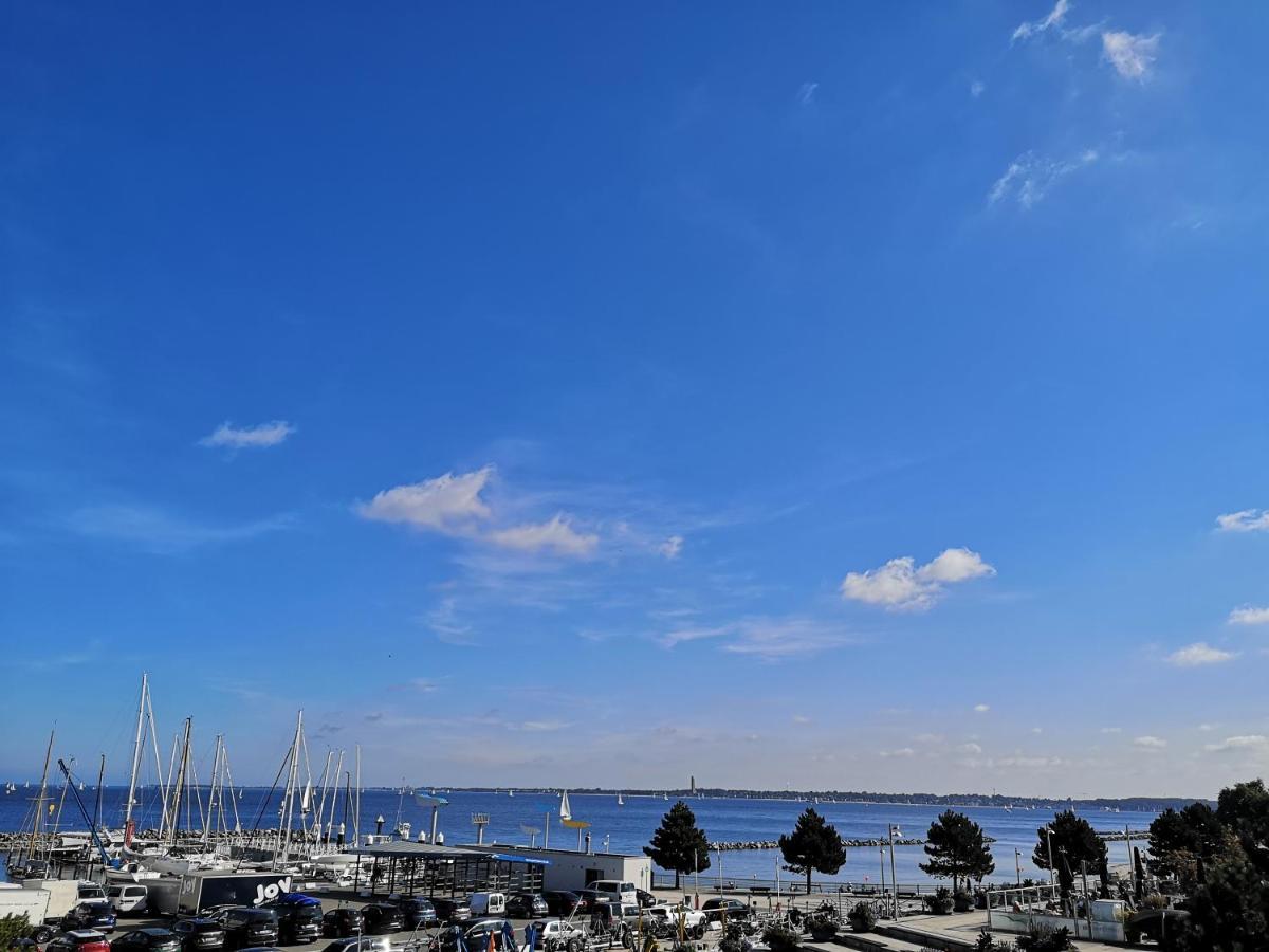 Sunny Seaside Apartment Kiel Extérieur photo